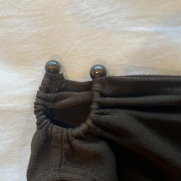 David Meister top with bronze horseshoe details on shoulders I. chocolate brown - Picture 3 of 6